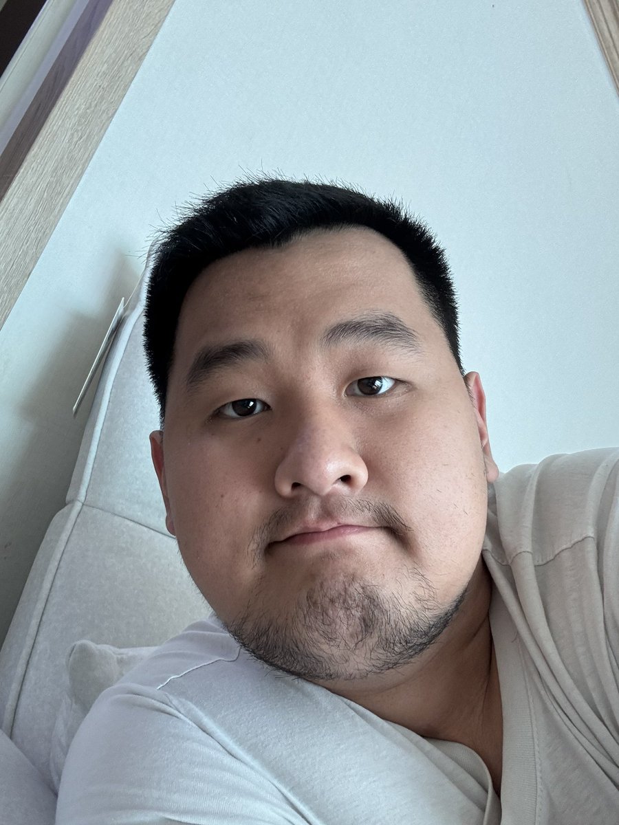 아라내 tweet media