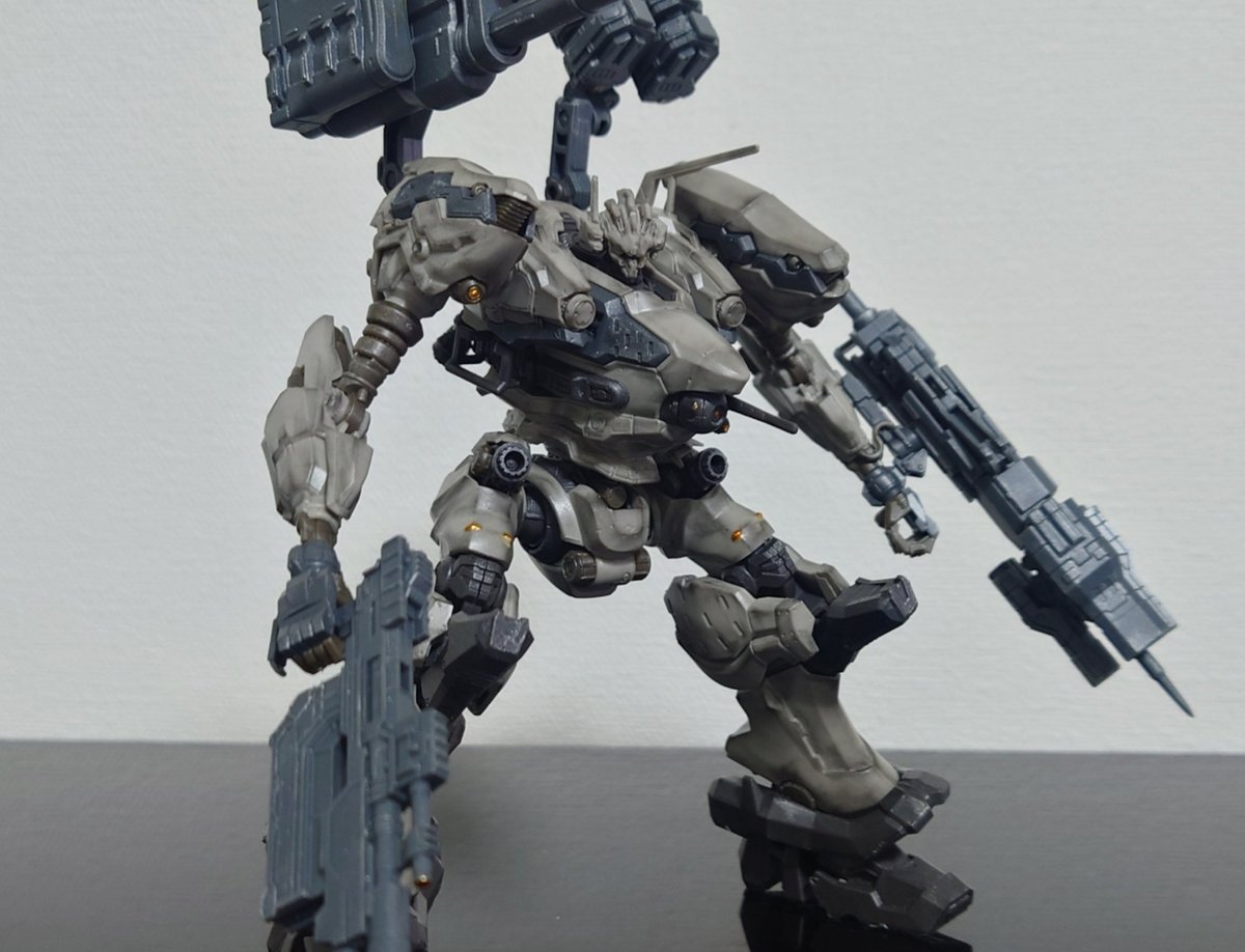 ホーリー tweet media