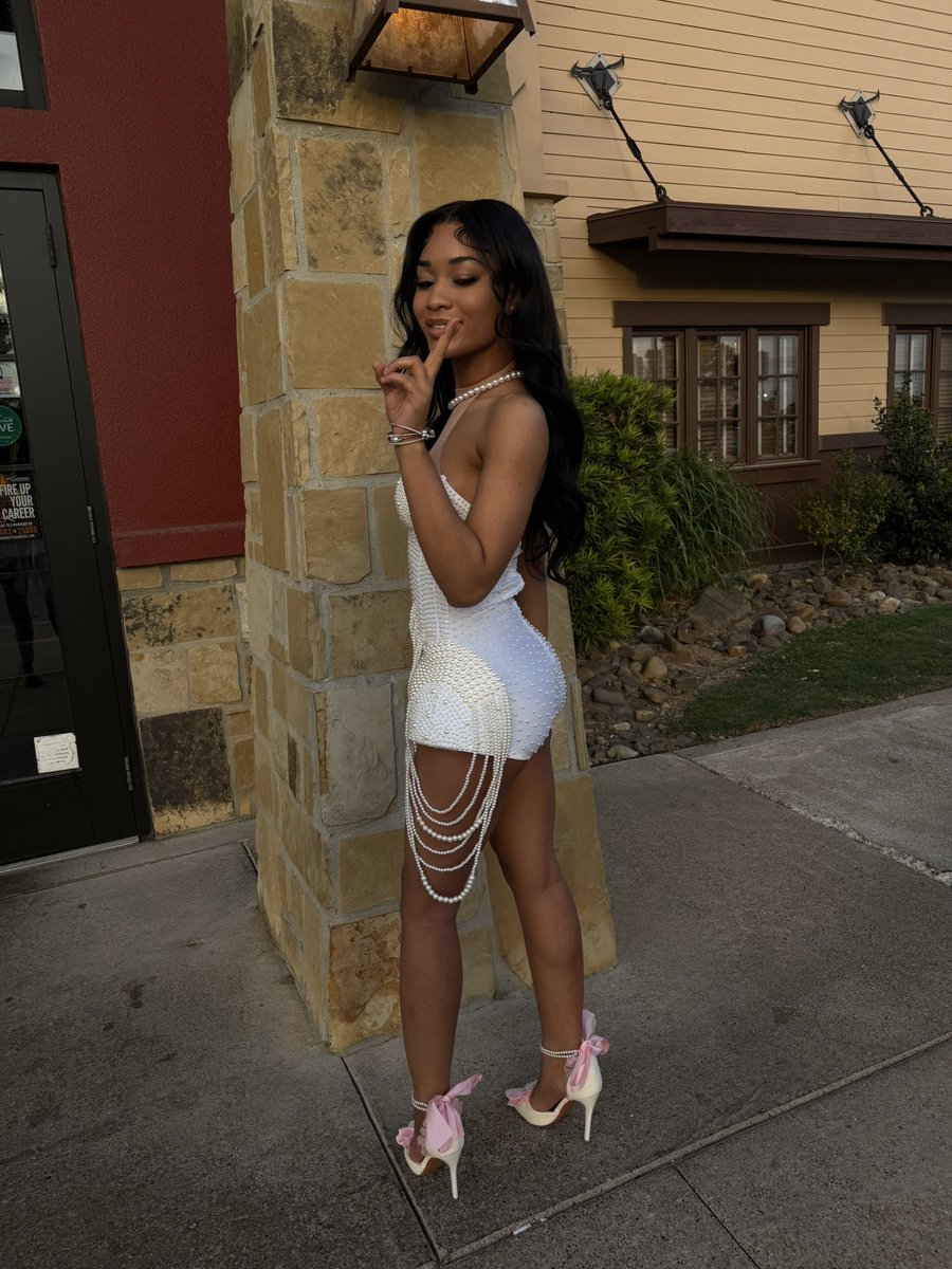 Kayla Maeeee tweet media