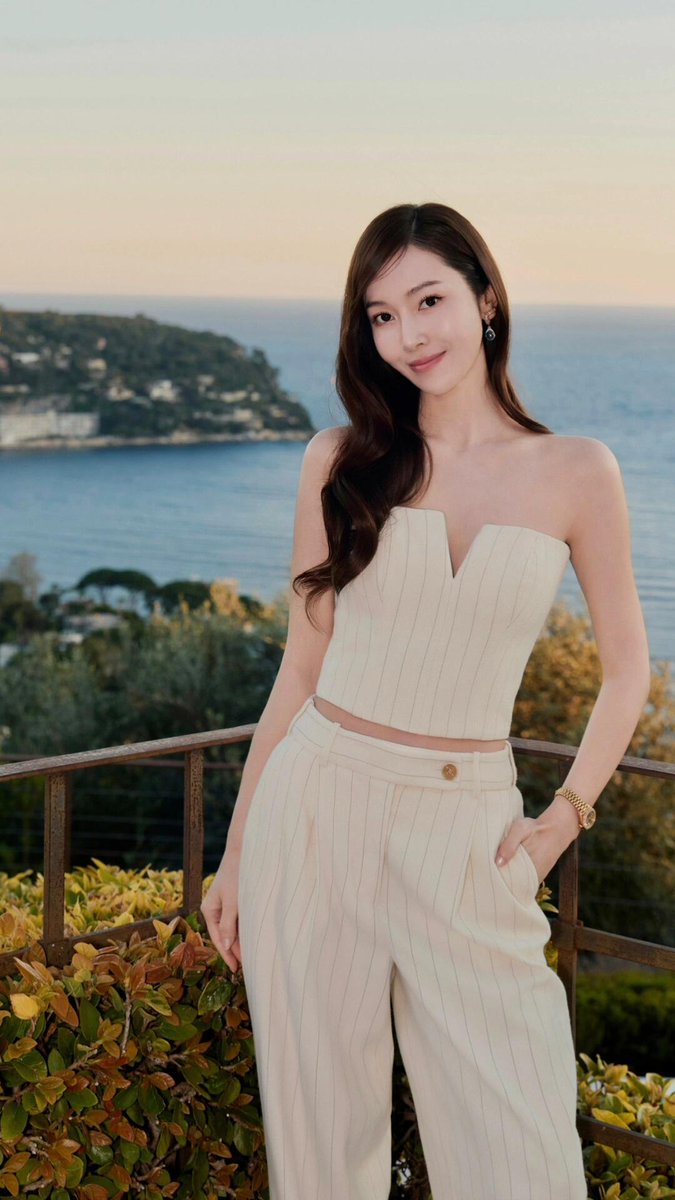 220cmjessica tweet media