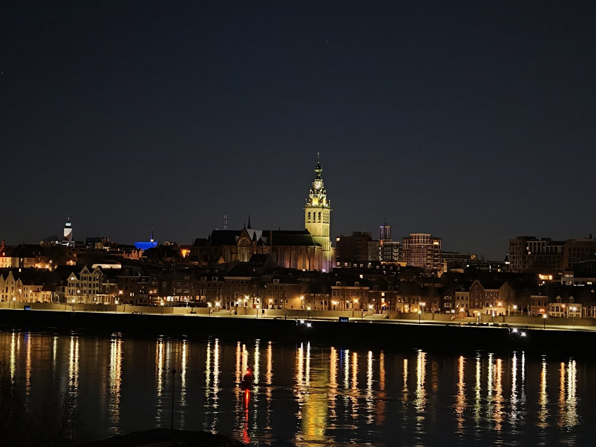 maickel1979's tweet image. Wederom een lange mooie wandeling gemaakt in de nacht
#Nijmegen op z'n mooist ❤️ 
Alleen ik en #moordcast op @Podimo_NL #wandelen #lopen
#podcast #truecrime #stress #mentalhealth #depression