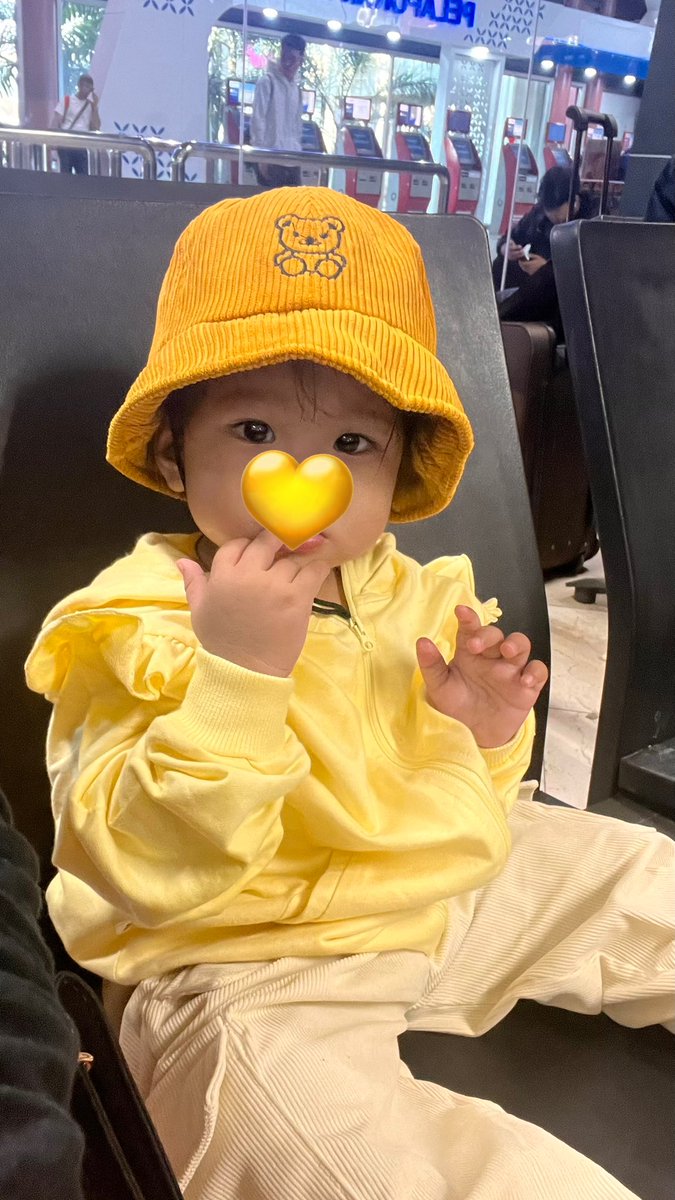 eL : buka. tweet media