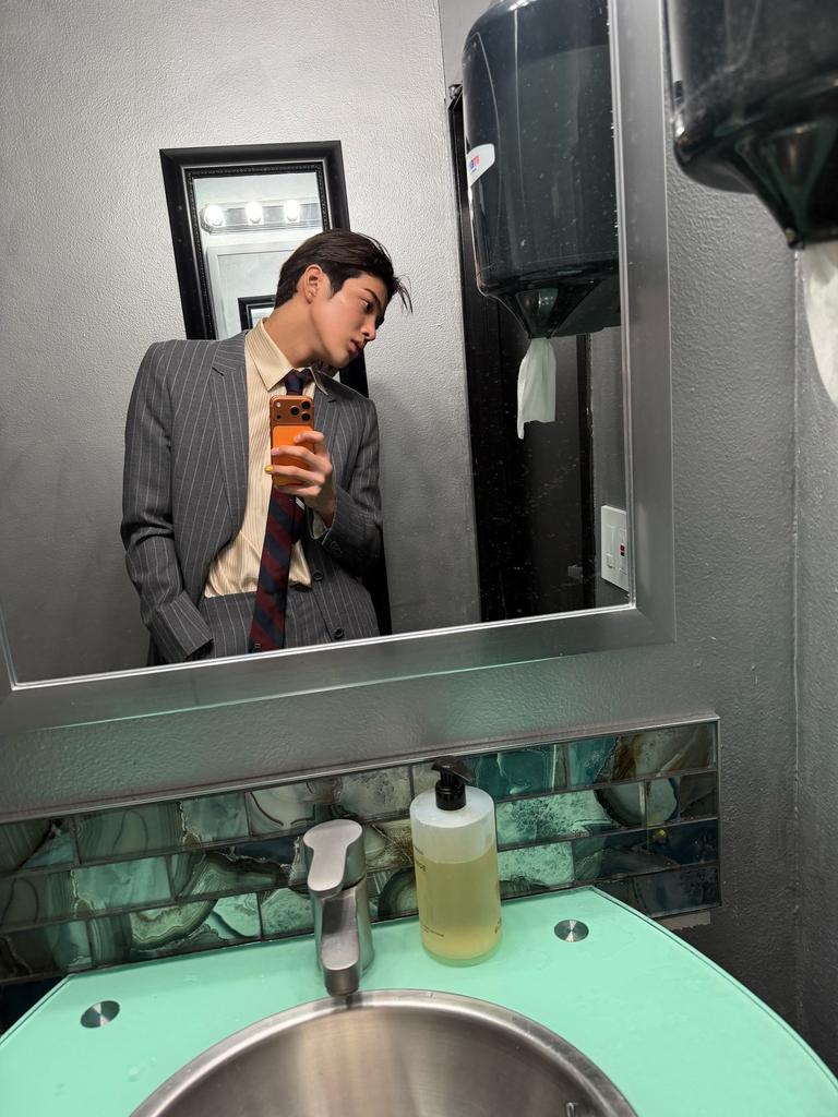 juju🐶ྀི tweet media