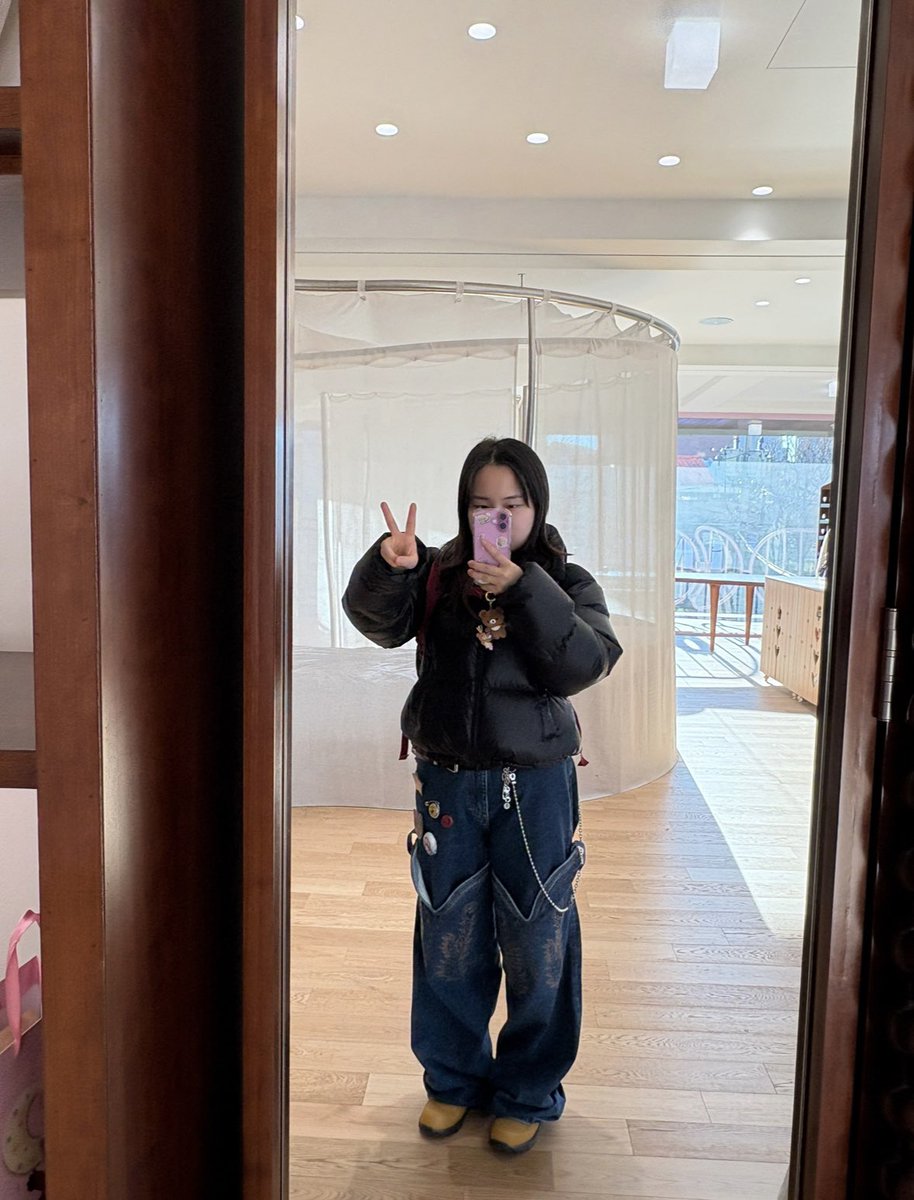 Vivienne tweet media