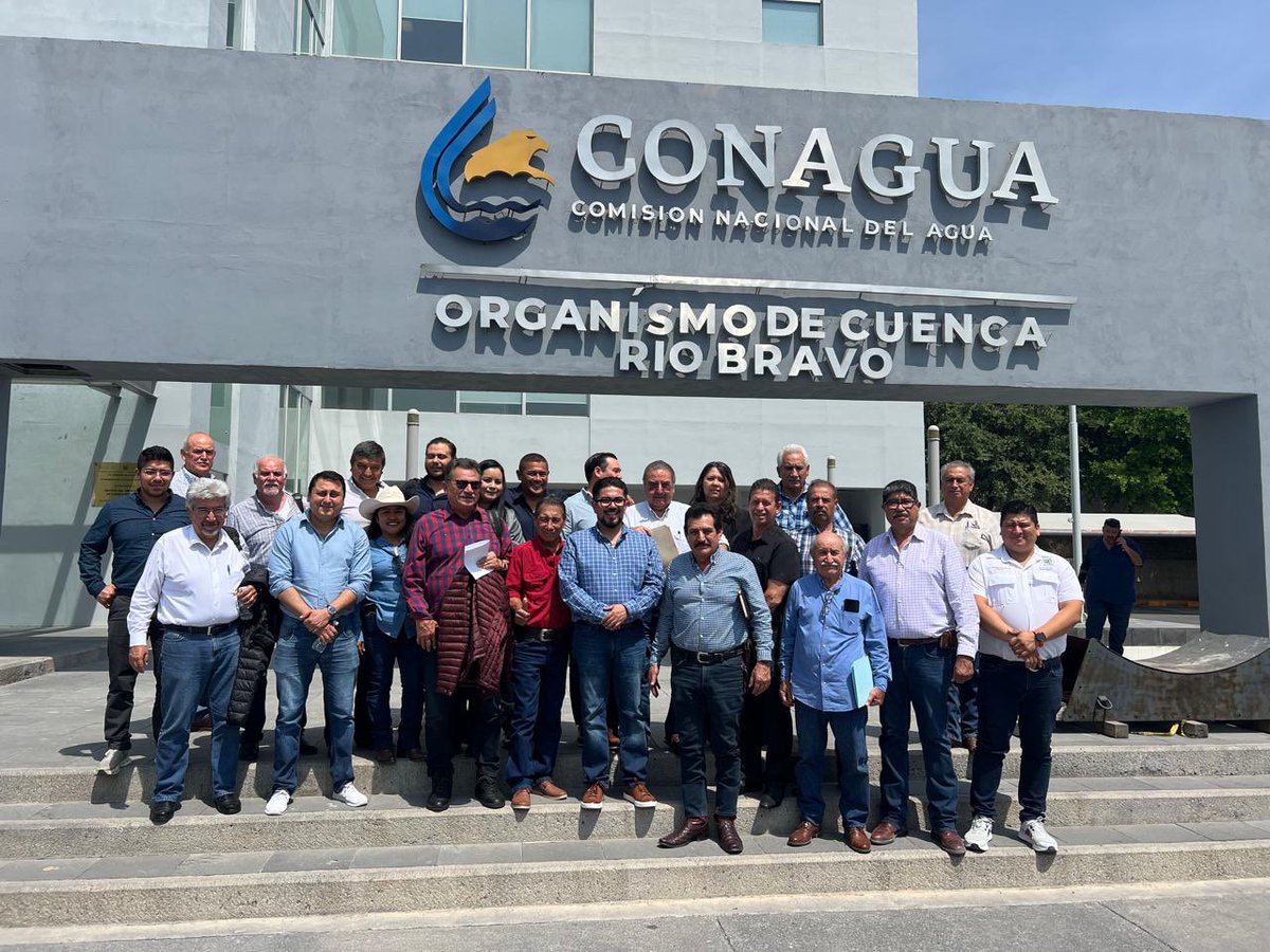En un ambiente de conciliación, productores del Distrito de Riego 025 y Conagua sumaron esfuerzos 🤝💧
Se acordó que el próximo mes iniciará la entrega de subsidios para enfrentar la sequía en más de 202 mil hectáreas.  Porque el campo somos todos 🌾
