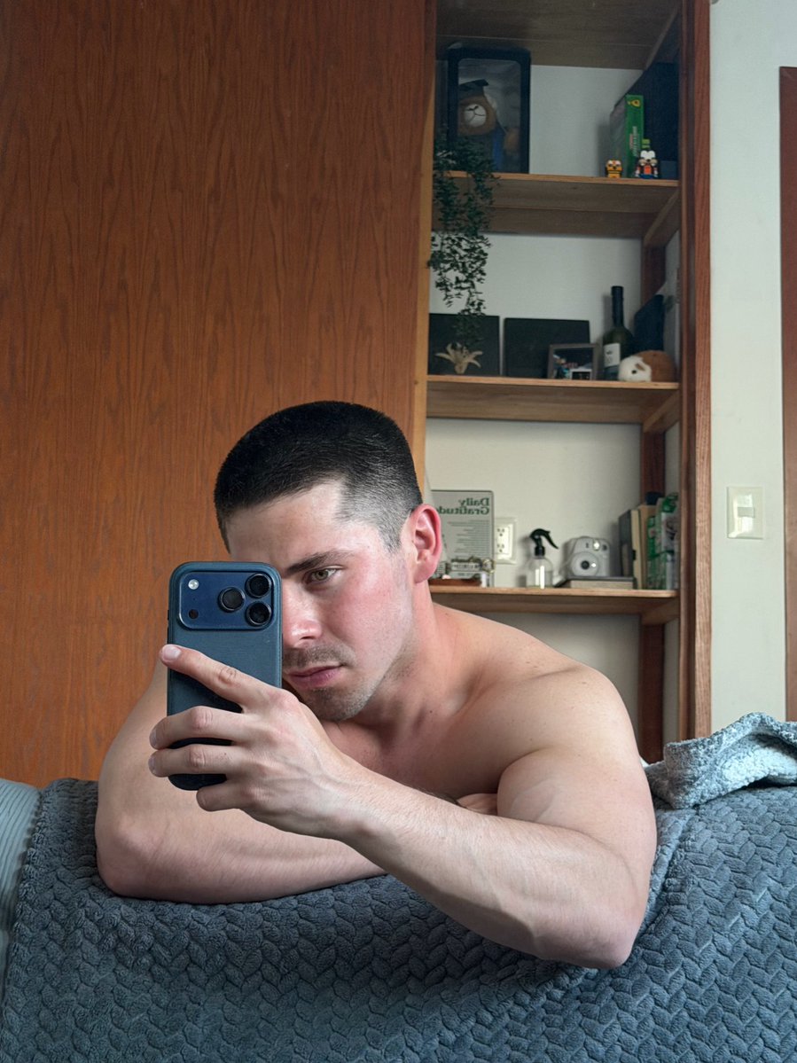 Ojitos de aceituna🫒 tweet media