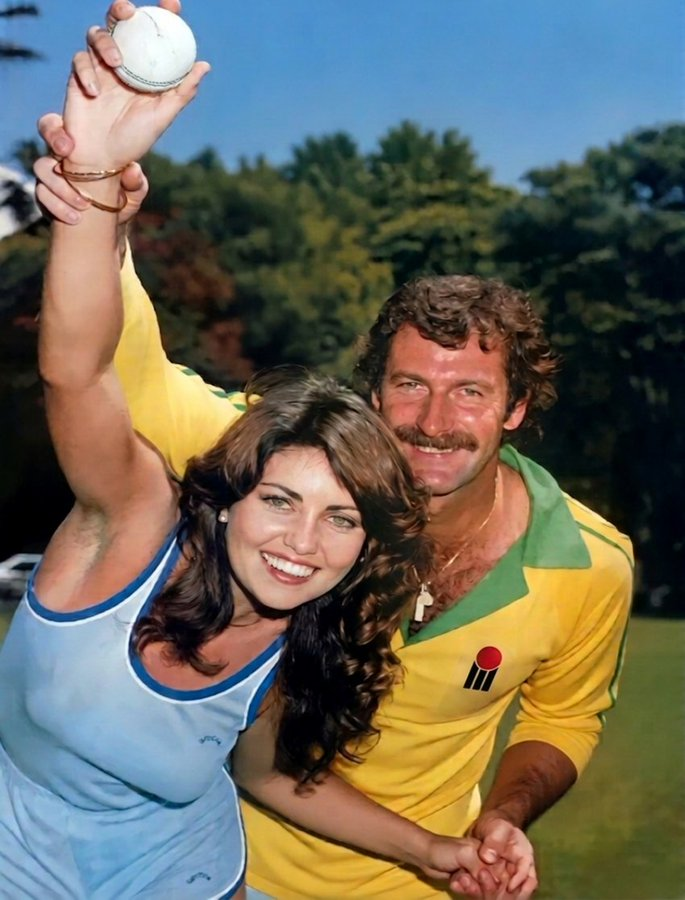 cricdrugs's tweet image. Dennis Lillee poses alongside a member of the cast from the popular Australian TV series The Young Doctors.

Which current cricketers can do the same now?
#CricketLovers