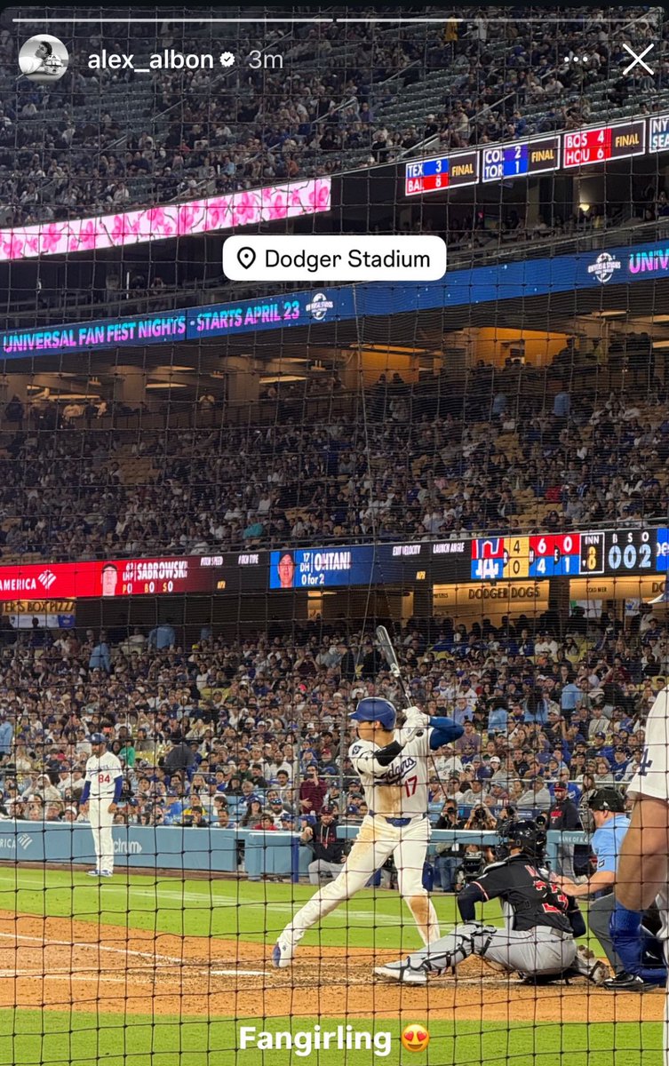 delilah⟢ tweet media