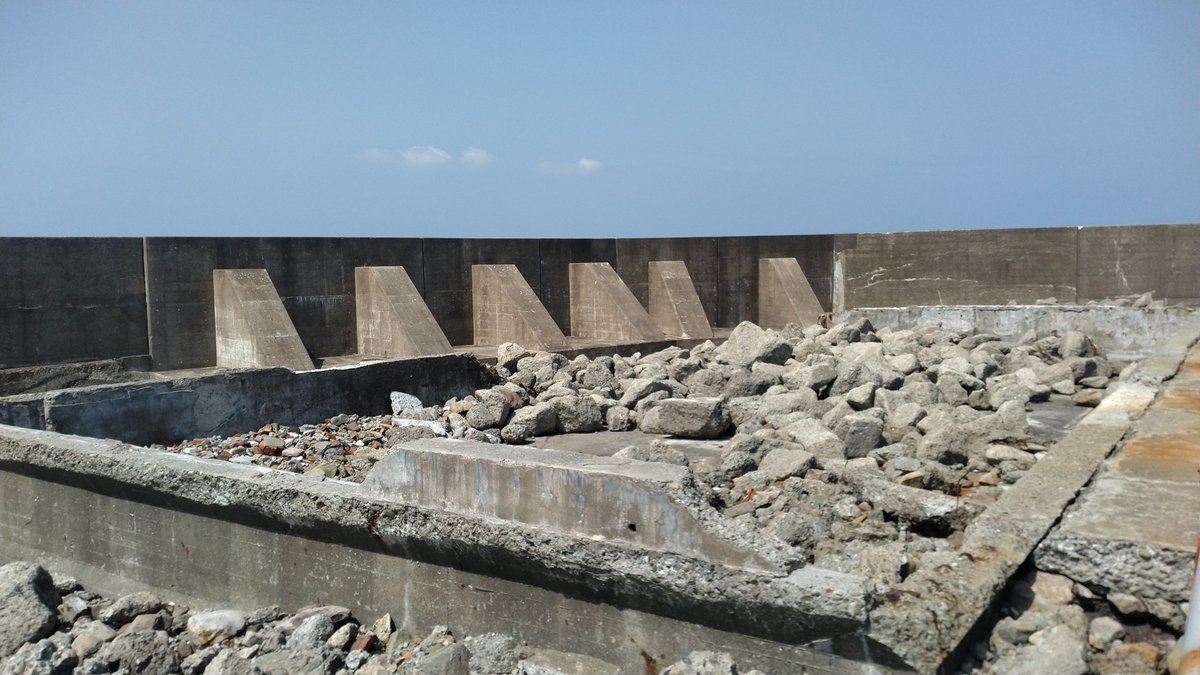 BLACKDI39670448's tweet photo. 4月2日(木)晴れ

午前便、上陸できました🙌🏻

船から高島や軍艦島へ降りる際は、持ち込んだ荷物は全て持って移動することになります👜
不要な荷物はなるべく乗船前にコインロッカー等に預けていただきますようお願い致します🙇

#軍艦島  #軍艦島クルーズ  #端島 
 #高島  #世界遺産  #長崎観光 https://t.co/xnFnBOJ5AI