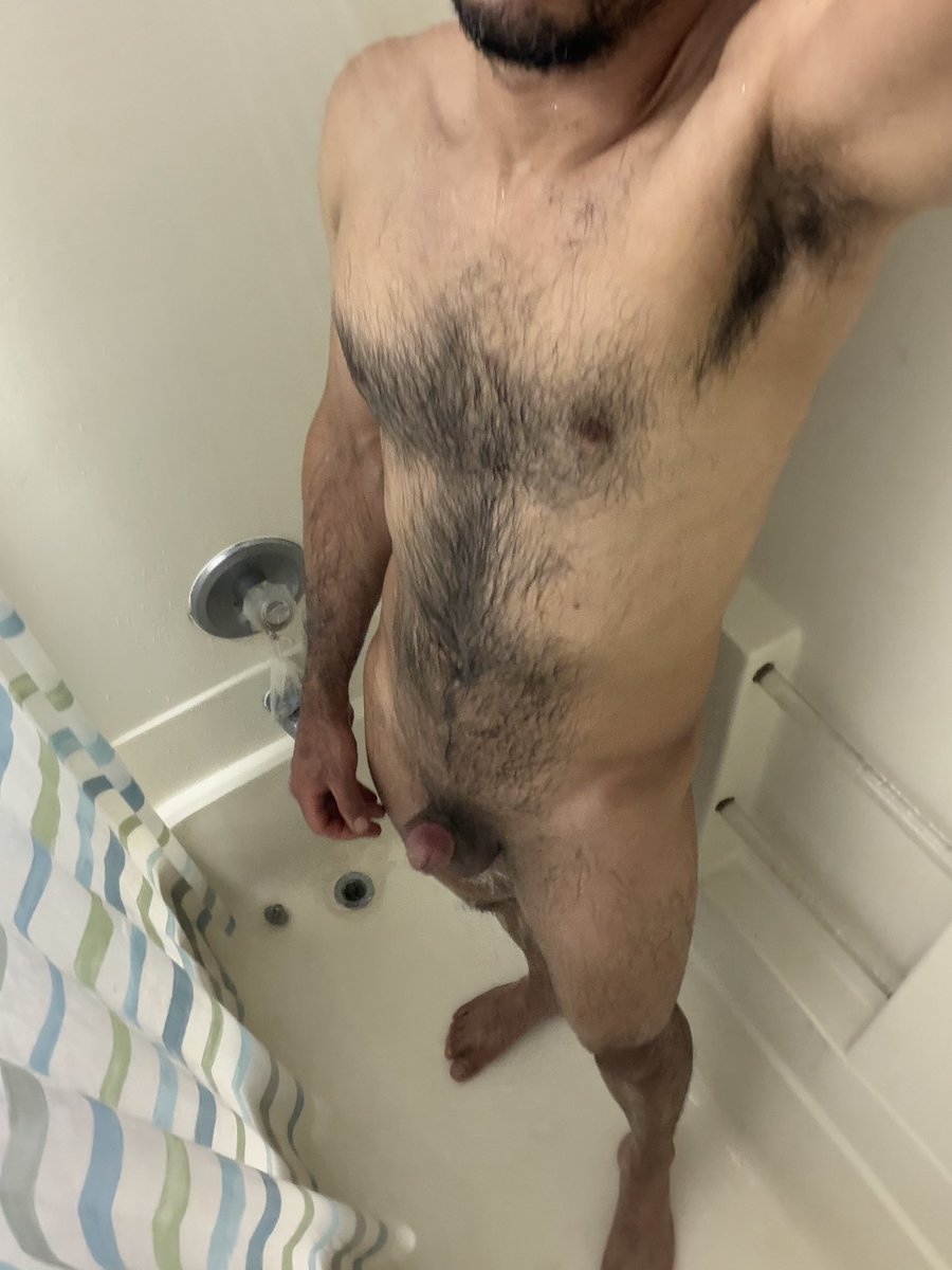 elingeII's tweet photo. Taking a nice bath 🛀.   Tomando un rico baño 🛀 https://t.co/bHnhaBlseC