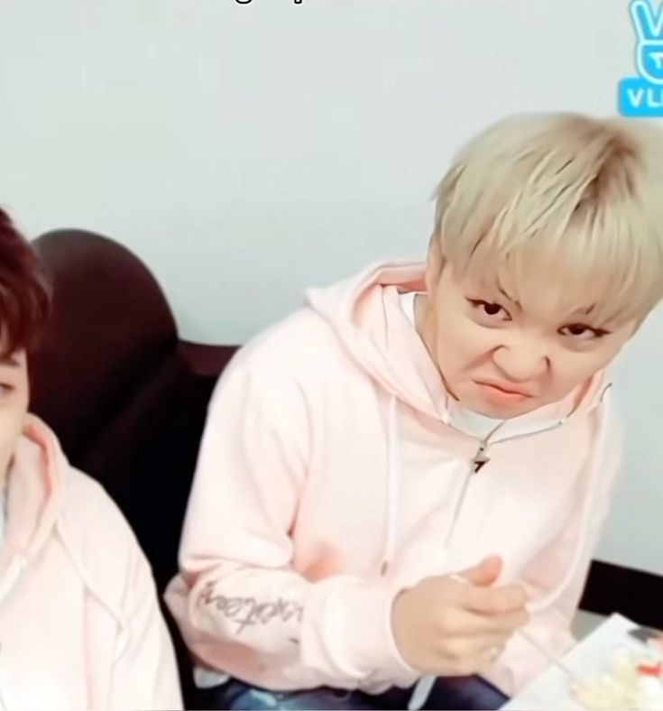 tin | jh au 🐈‍⬛ tweet media