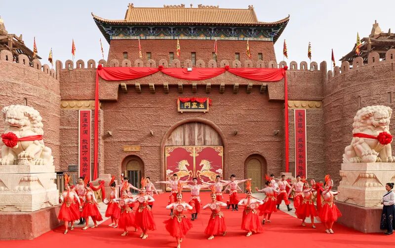 Explore Xinjiang tweet media