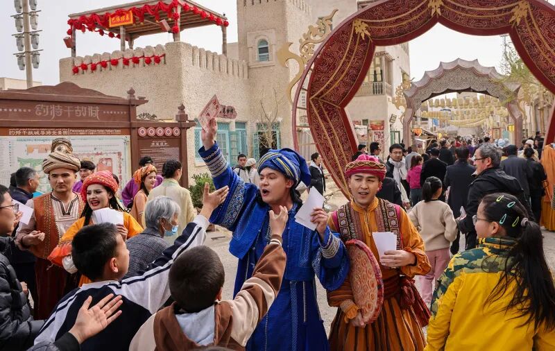 Explore Xinjiang tweet media