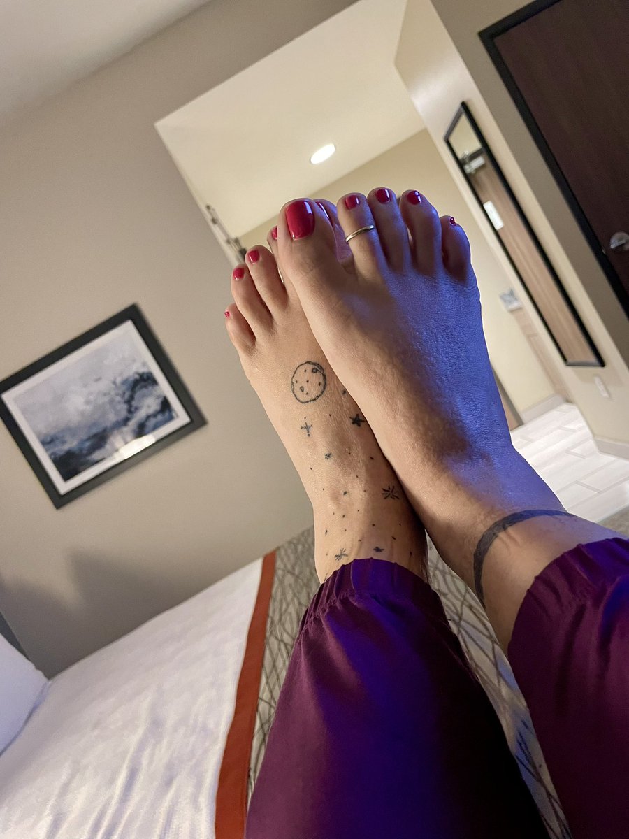 On the road again 

linktr.ee/lizzlies