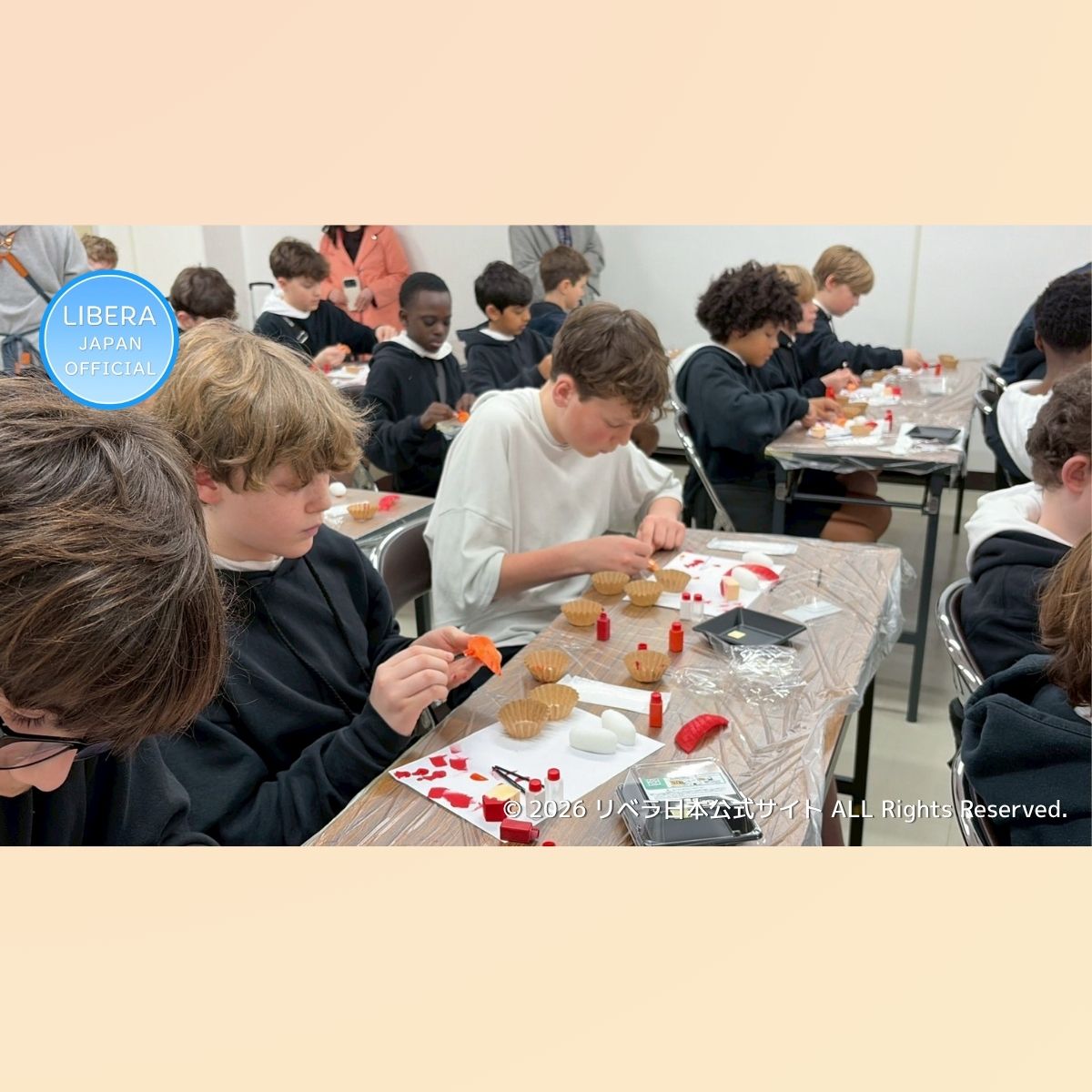 liberarecords's tweet image. 💖4/1 リベラ来日レポートその２💖

大阪到着後は、“食品サンプル作り”に挑戦！

#LIBERA #リベラ #リベラ来日