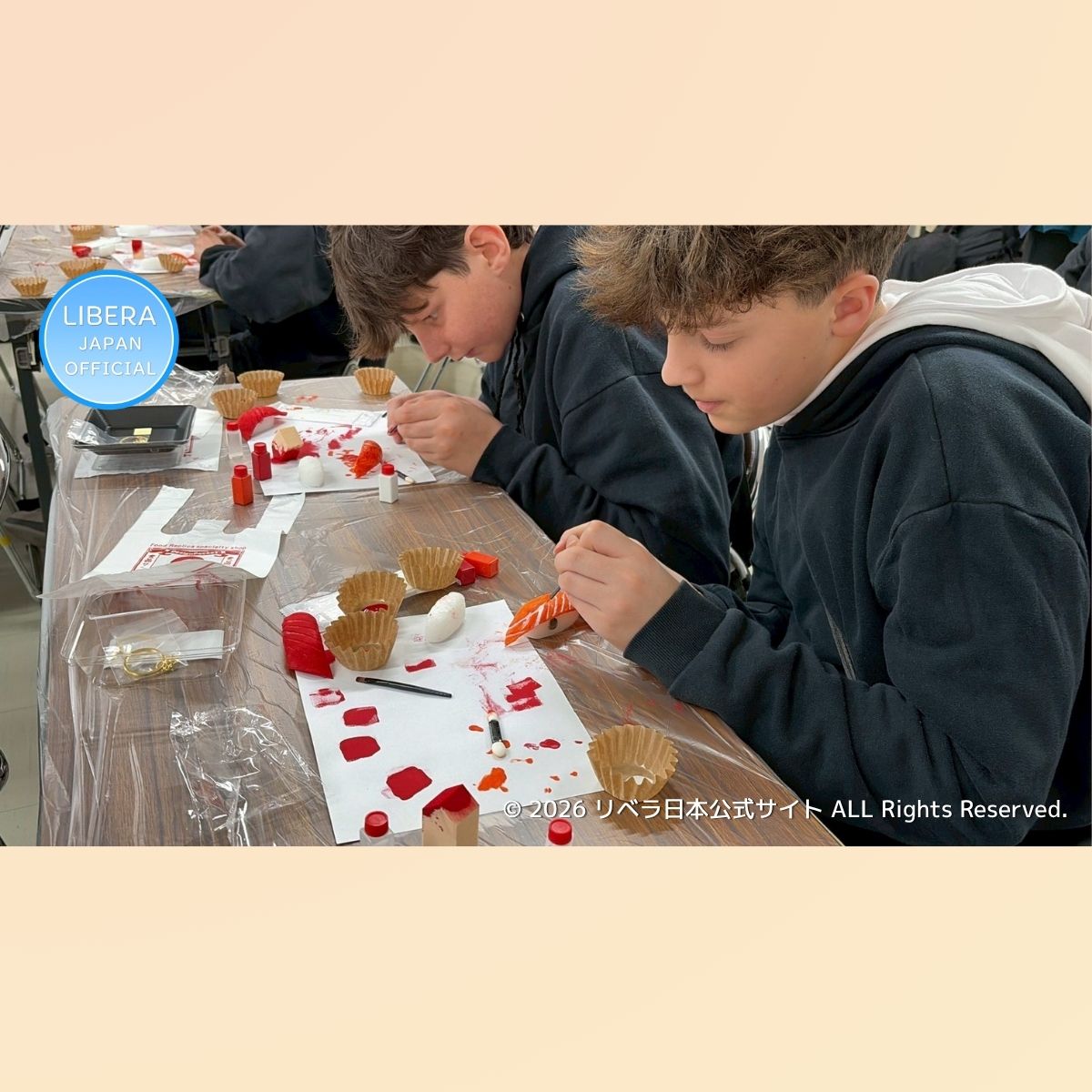 liberarecords's tweet image. 💖4/1 リベラ来日レポートその２💖

大阪到着後は、“食品サンプル作り”に挑戦！

#LIBERA #リベラ #リベラ来日