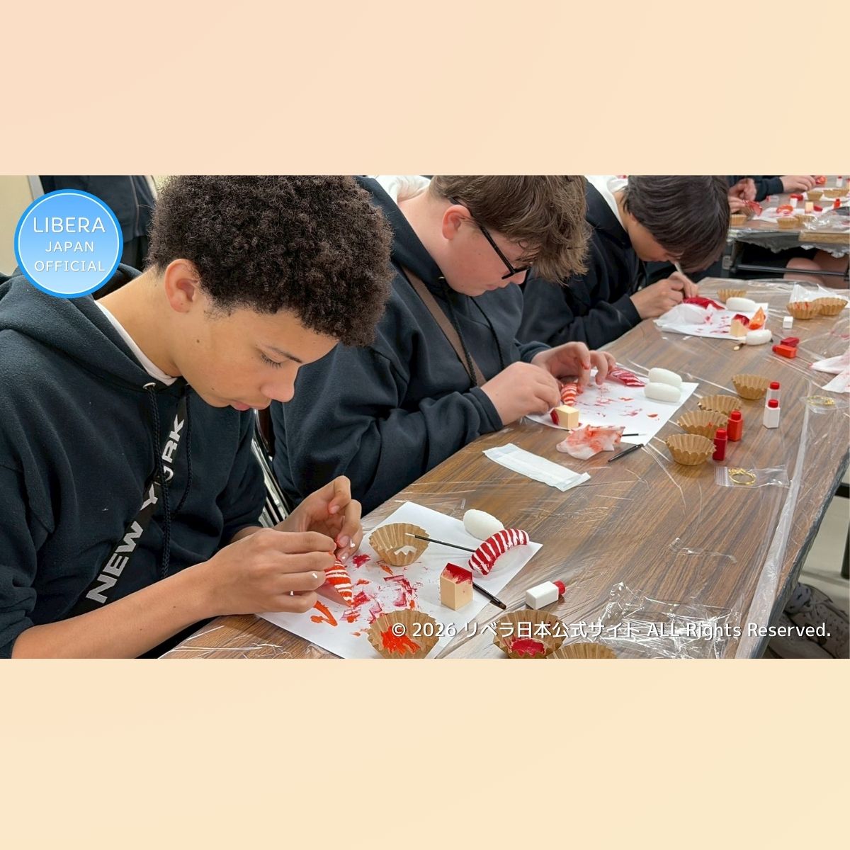 liberarecords's tweet image. 💖4/1 リベラ来日レポートその２💖

大阪到着後は、“食品サンプル作り”に挑戦！

#LIBERA #リベラ #リベラ来日