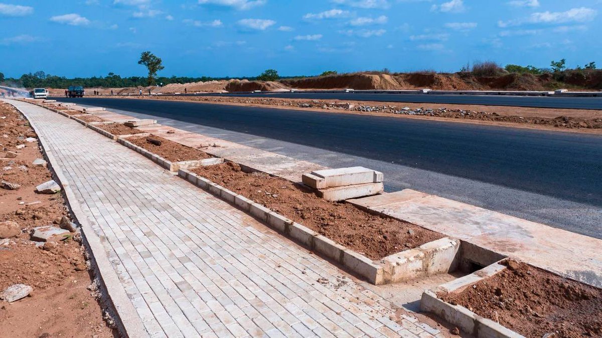 pmpmeng's tweet photo. Enugu State Smart City is where bold vision meets the future, a world class, tech driven city designed for modern living and endless opportunity. From its grand 8-lane entrance to its smart infrastructure steady power, fibre internet, intelligent traffic systems, https://t.co/FOvIFA2e6Y