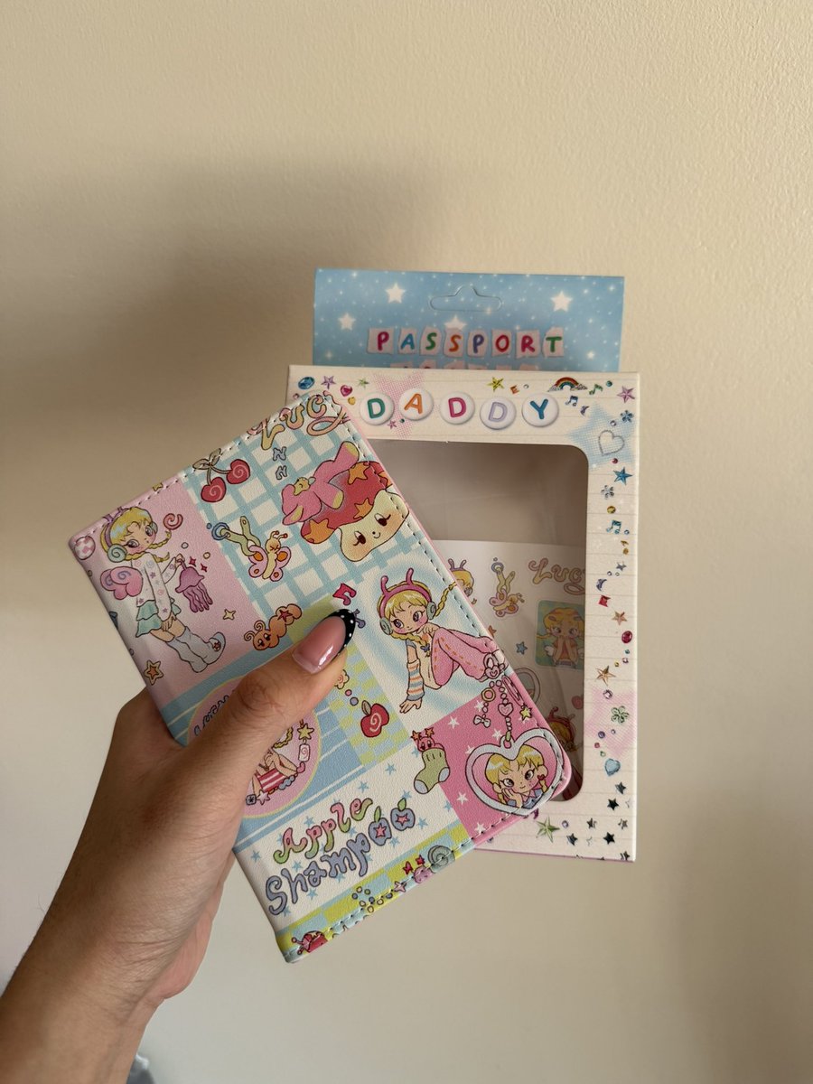 pptchjh's tweet photo. ส่งต่อ passport holder ของ daddy ค่า ไม่เคยนำไปใช้งาน 200 ส่งฟรี #ส่งต่อเคส #ส่งต่อเคสไอโฟน #เคสไอโฟน #เคสไอโฟน11 #thelocalcollective #ส่งต่อเคสไอโฟน11 #skinnydip #skinnydiplondon #เคสไอโฟน16pro #crossculture #daddyandthemuscleacademy #passportholder https://t.co/z9D2ALqBby