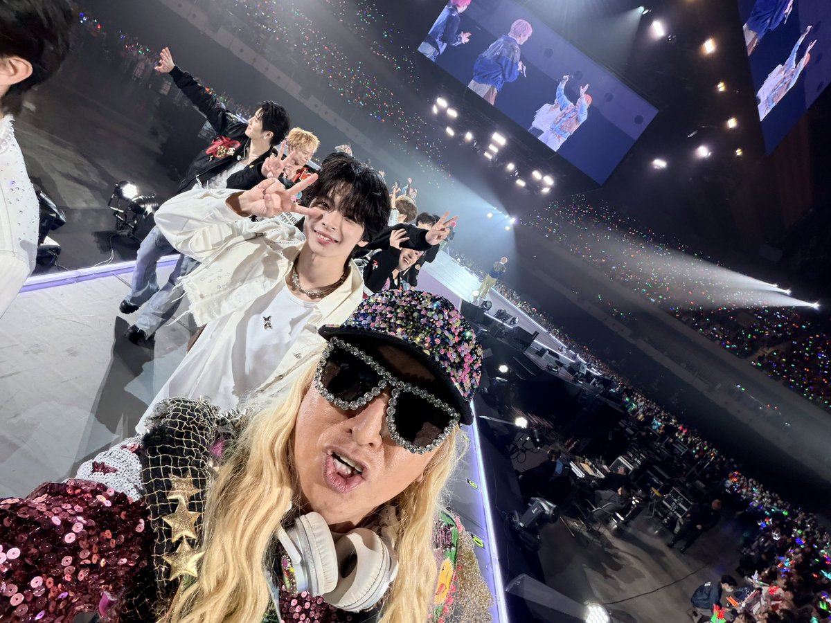 D J K O O tweet media