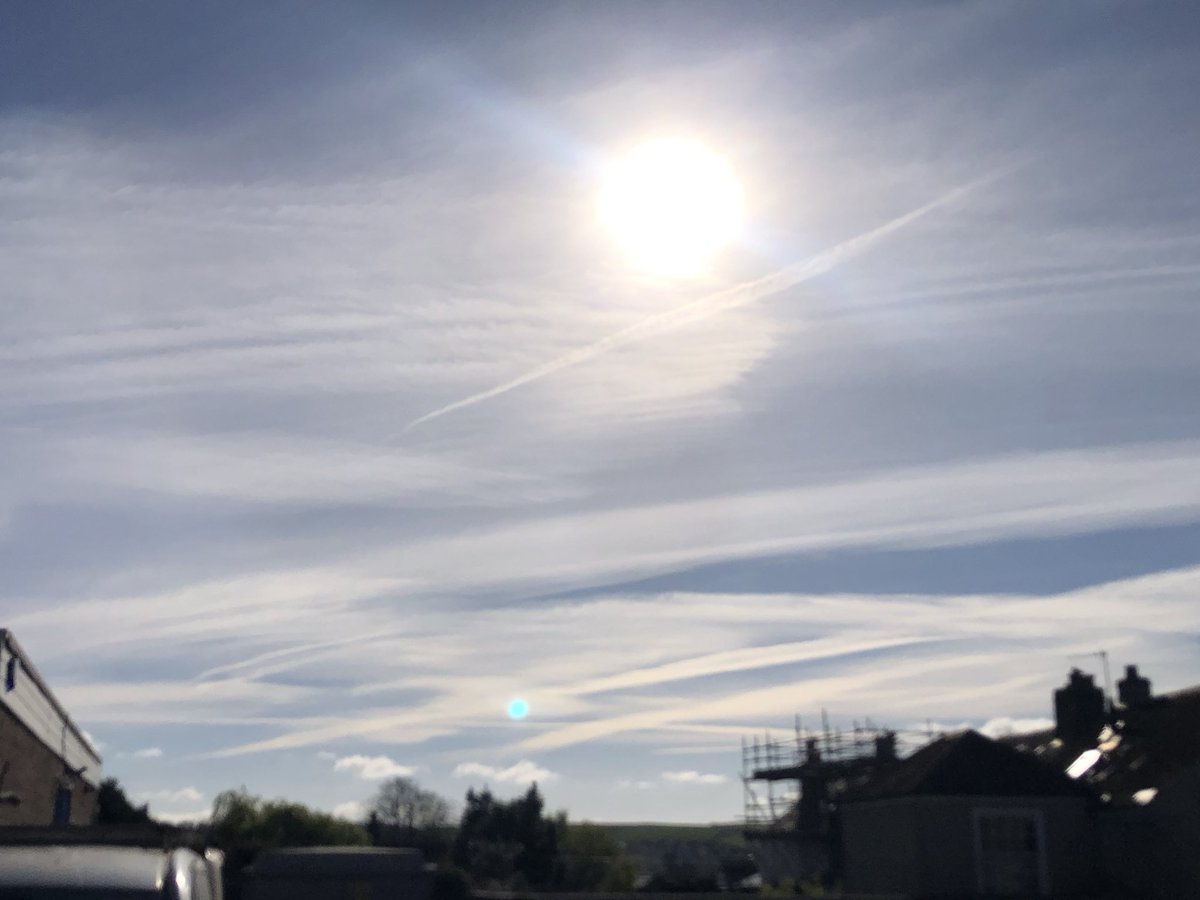 JasonLiosatos's tweet photo. The Geoengineered skies over Totnes this morning…https://t.co/oVAryUnhOT and https://t.co/jjcfwU3ofy https://t.co/if01Ow0XbR