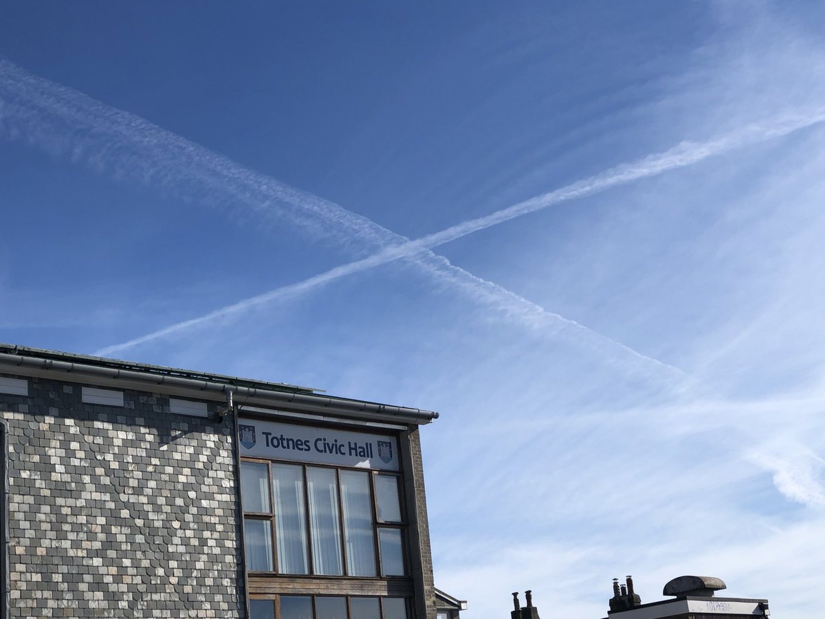 JasonLiosatos's tweet photo. The Geoengineered skies over Totnes this morning…https://t.co/oVAryUnhOT and https://t.co/jjcfwU3ofy https://t.co/if01Ow0XbR