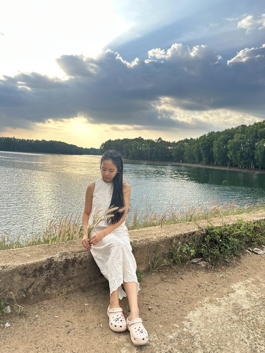 TuyetMyB's tweet photo. #Summer 🍀 https://t.co/klTwUbFiUM