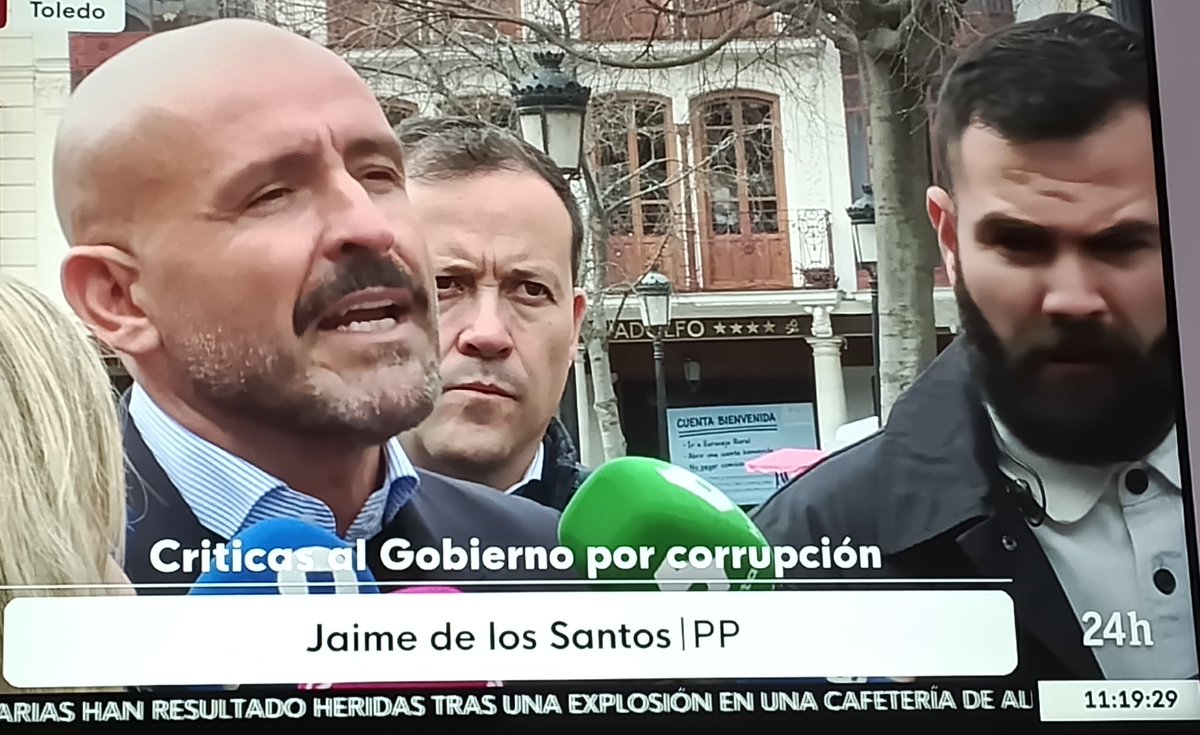 luigiaguilar's tweet image. Como la semana que viene con el juicio de la #kitchen, 10 años después, el PP se verá acorralado por tanto delito, ya crearán bulos y señales de humo para despistar.
También palabras altisonantes como las de este #JaimeDeLosSantos que no sé quién se ha creído que es.