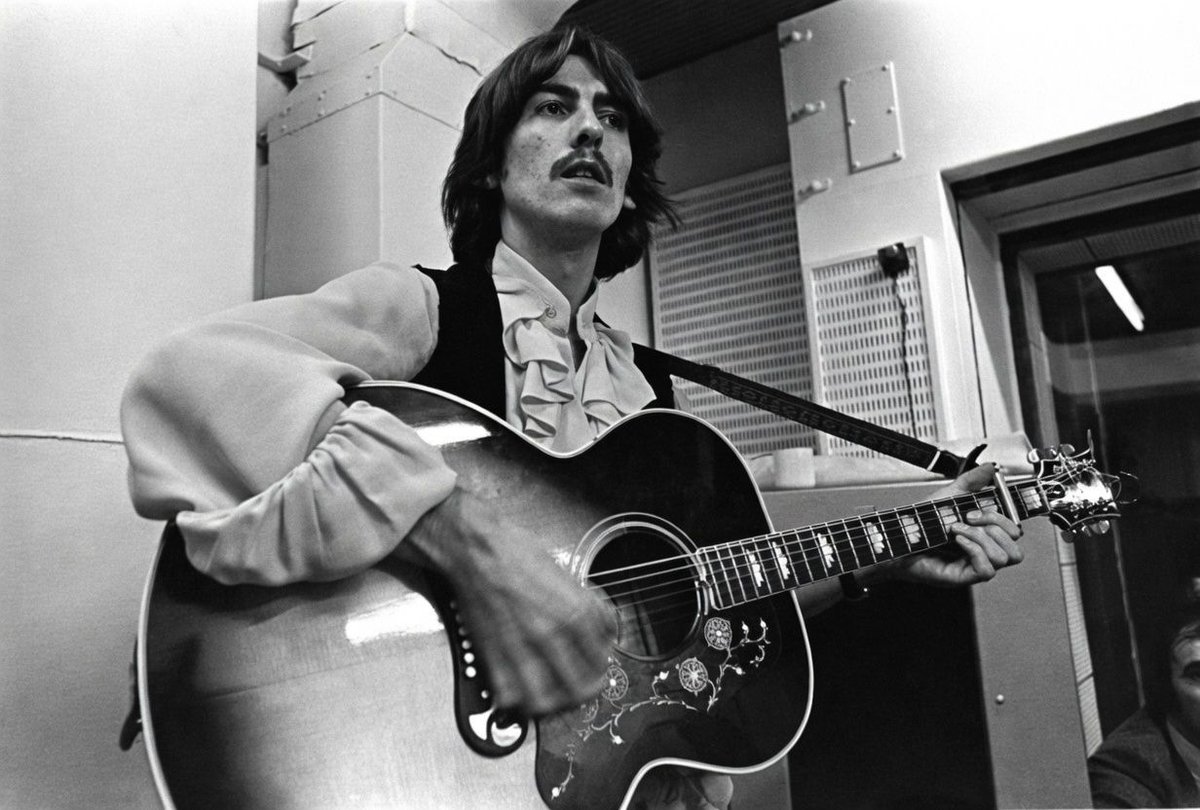 crockpics's tweet image. George Harrison playing acoustic guitar during The Beatles’ White Album sessions at EMI Studios, Abbey Road, London in 1968. Classic shot by photographer Linda McCartney.