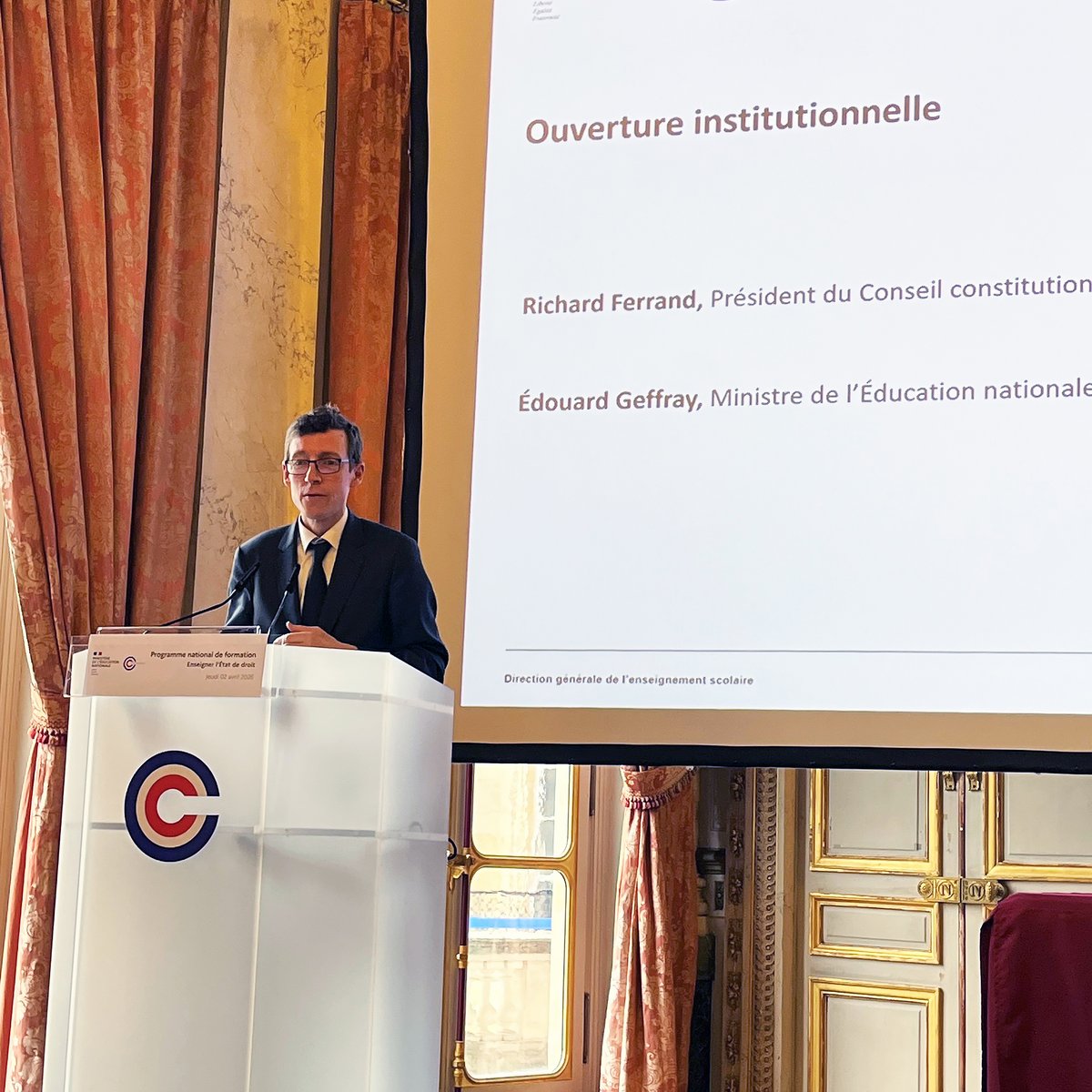 Conseil constit tweet media