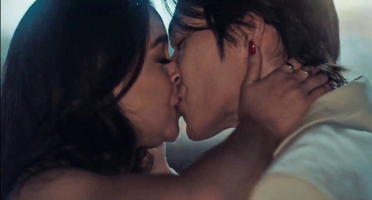 vale 🪁 mooncovey era tweet media