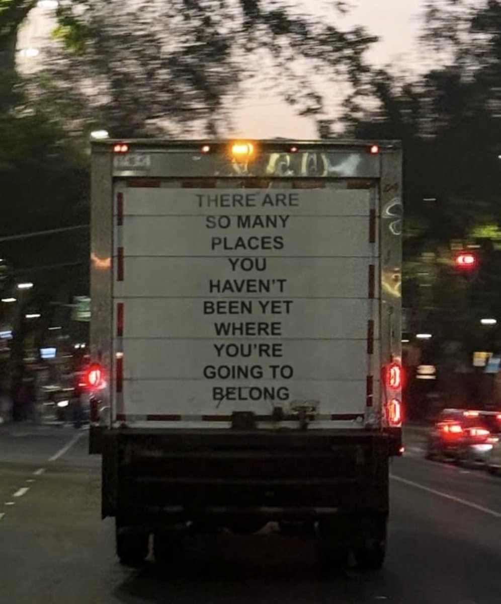 PhotosbyJuanca's tweet image. Some messages find you
exactly when you need them.
#reflection #lifequotes #timing #awareness #streetcapture