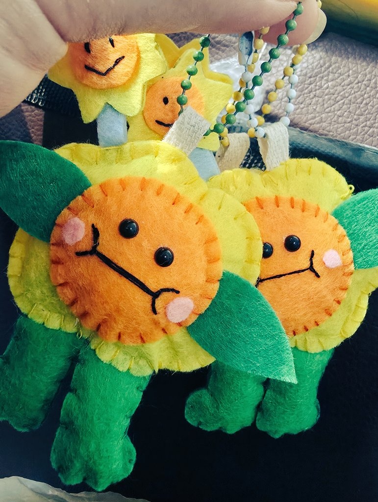 Looknam 🐷🌻🌷🐺🍀 tweet media