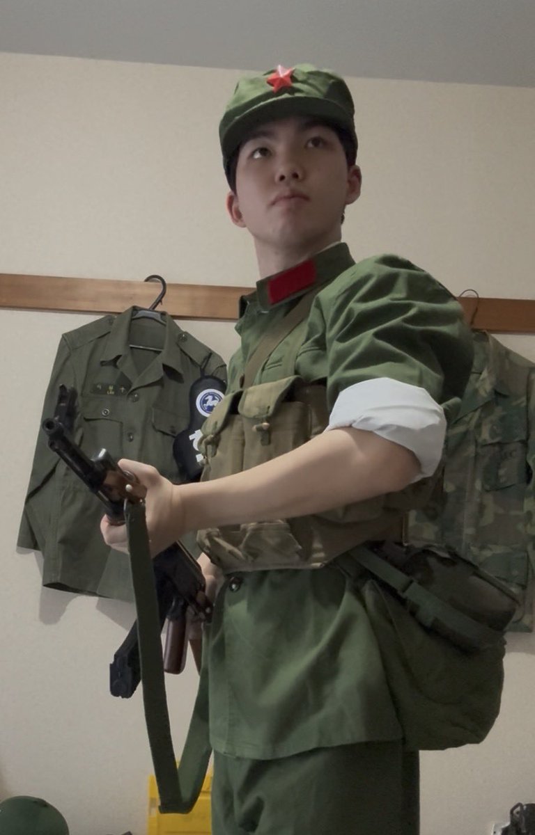 コロボフ tweet media