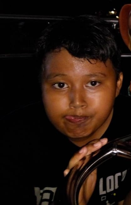 deify 💭 tweet media