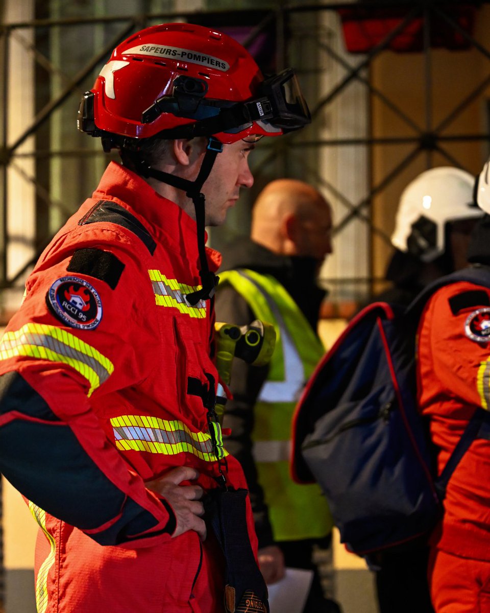 Sdis_95's tweet image. [Retour sur #Intervention] 🚨 Incendie à Argenteuil.

👉 Le 13 mars dernier, les sapeurs-pompiers du Val d’Oise ont été mobilisés pour un feu de chambre, dans un appartement à Argenteuil.

L’action rapide des secours a permis de limiter la propagation du sinistre, au moyen d’une