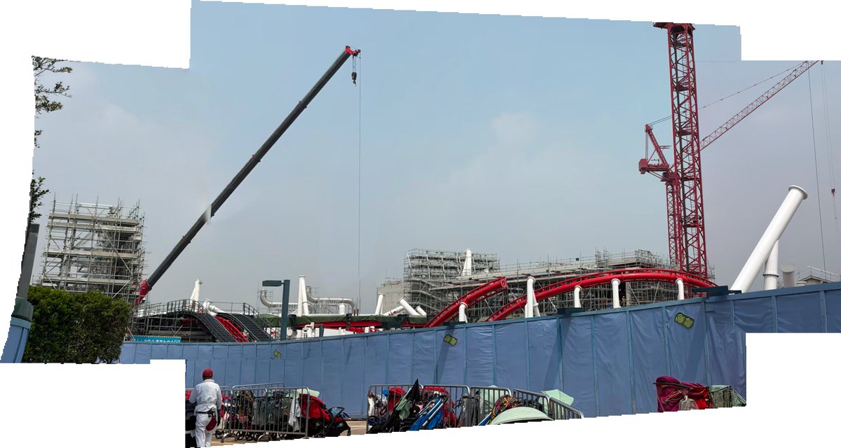 I combined these images to create a panorama.