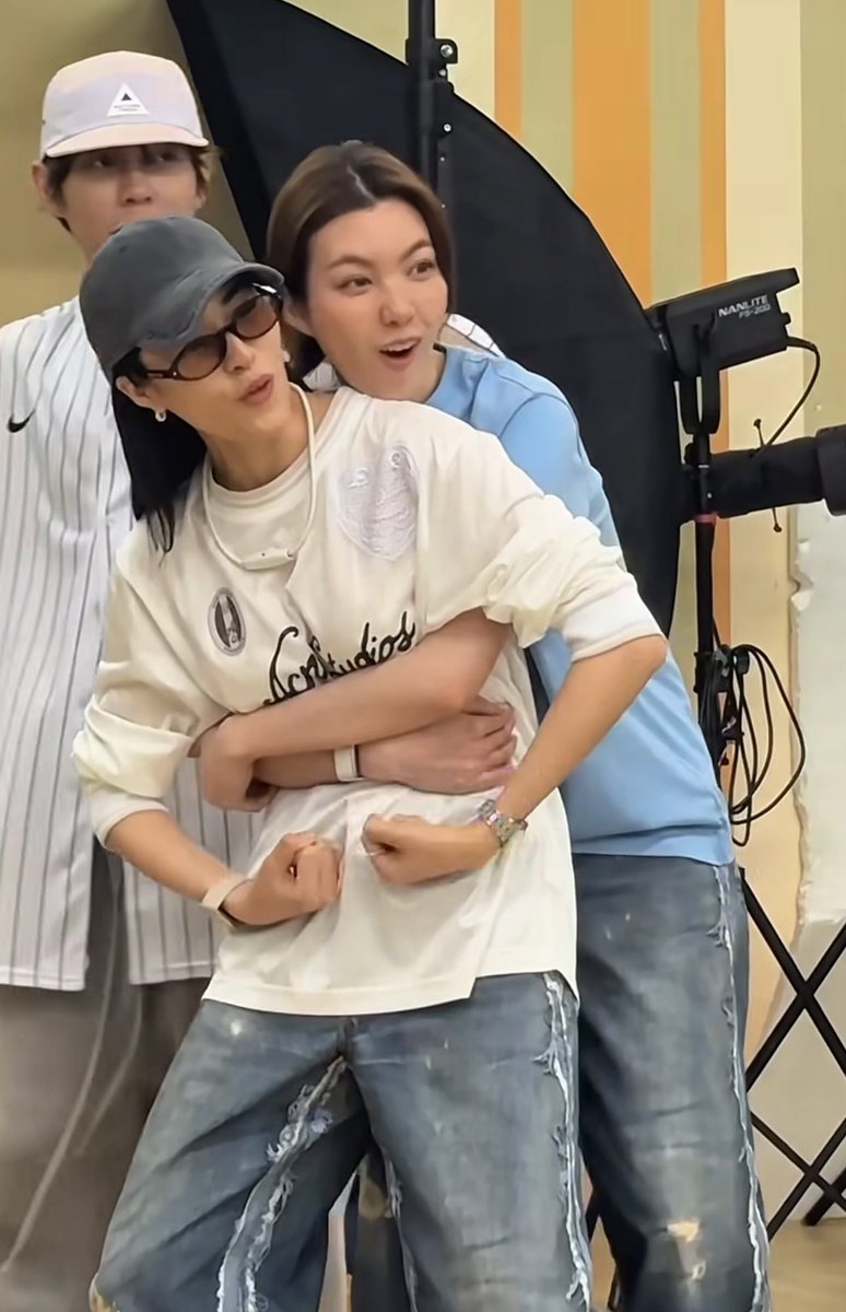 posie ꫂ ၴႅ tweet media