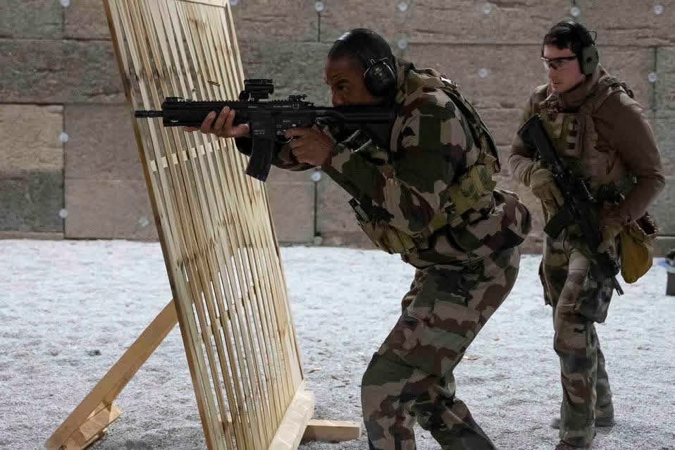 4RCh_Gap's tweet image. Former ceux qui formeront demain.

Nos sous-officiers, formés à l’ISTC NG, sont prêts à transmettre leur savoir.

👉 La qualité clé d’un bon moniteur ISTC ?

#Formation #ISTC #TroupesDeMontagne #Leadership