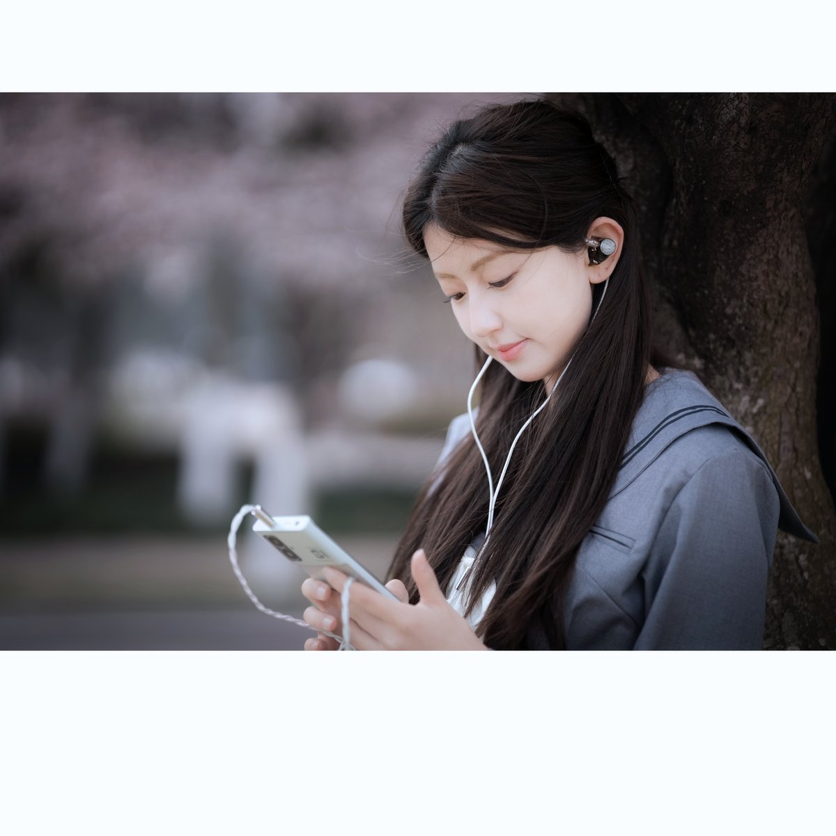 MOONDROP_JP's tweet image. 夕暮れのやわらかな風に、
少しだけ足を止めたくなる春の帰り道。

Meteorと一緒に、
今日を静かにほどいていく。 🌸🎧

#MOONDROP #水月雨 #Meteor #春