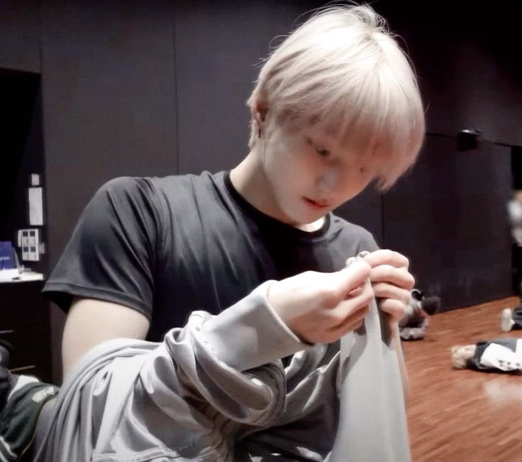 wonrzk's tweet photo. i fucking miss blondewon chat https://t.co/SG5UWrlTNz