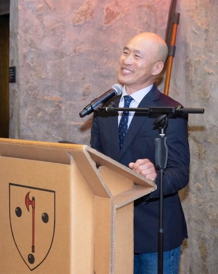 Buddhistdoor's tweet photo. BDG News: Yale Appoints Scholar of Korean Buddhism Hwansoo Kim as Head of Morse College

🔗 Read more: https://t.co/PNRPZVnki2

#Buddhism #Academia #BuddhistStudies #Yale #KoreanBuddhism #NewHaven #Connecticut #BuddhistChaplaincy https://t.co/t3HeOuyMzf