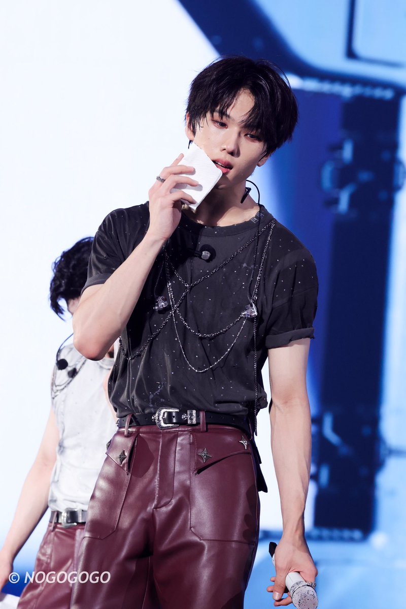 NOGOGOGO tweet media