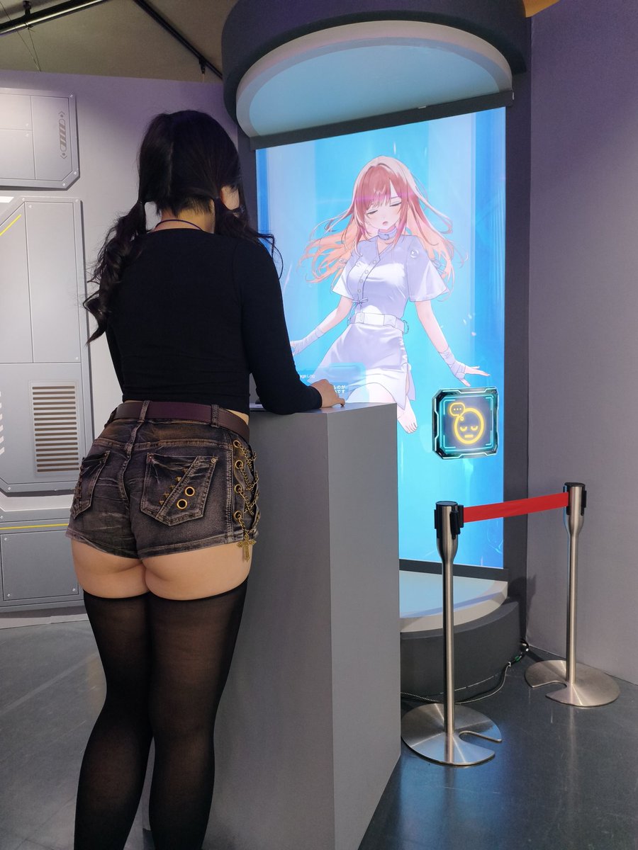 月城りあ tweet media