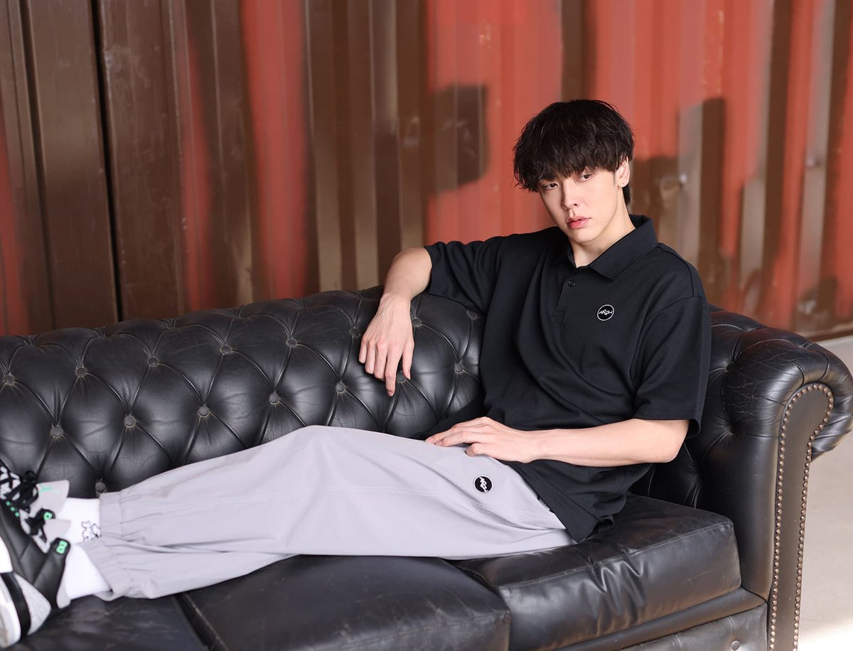 FLY Magazine tweet media