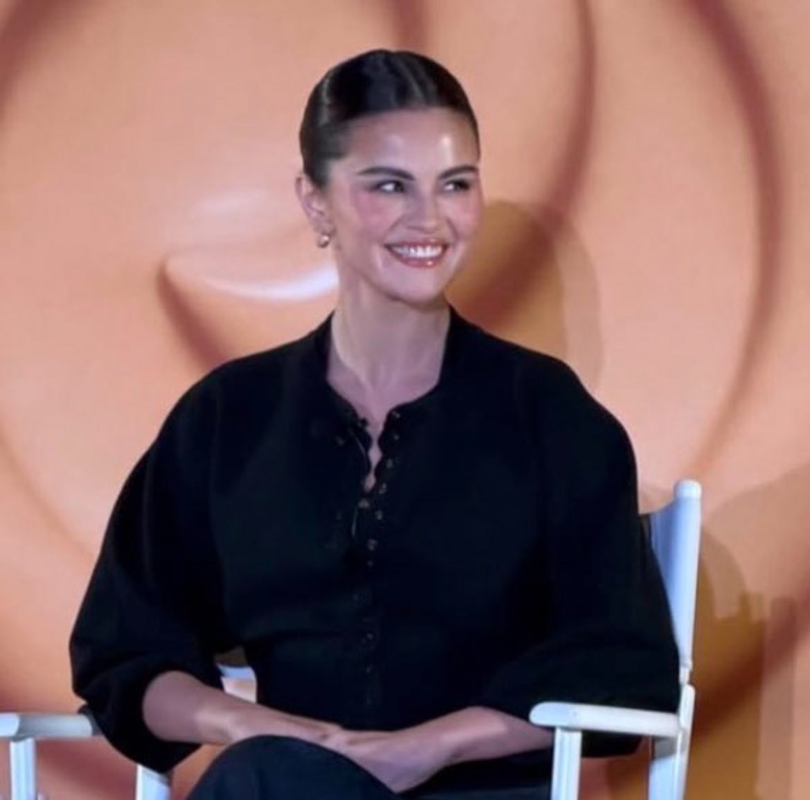 baby sel tweet media