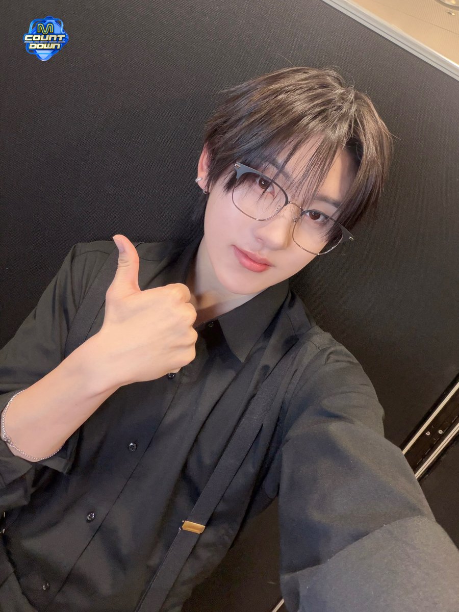 M COUNTDOWN Live tweet media