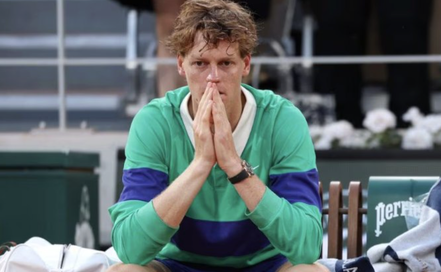 Sono trascorse più di 24 ore da Bosnia-Italia e ancora non mi spiego il senso di queste parole. Ho riascoltato bene anche la domanda, per capire se potesse essere male interpretata ma niente:

"Non teme che il calcio non riesca più a entrare nel cuore dei tifosi, mentre gli altri