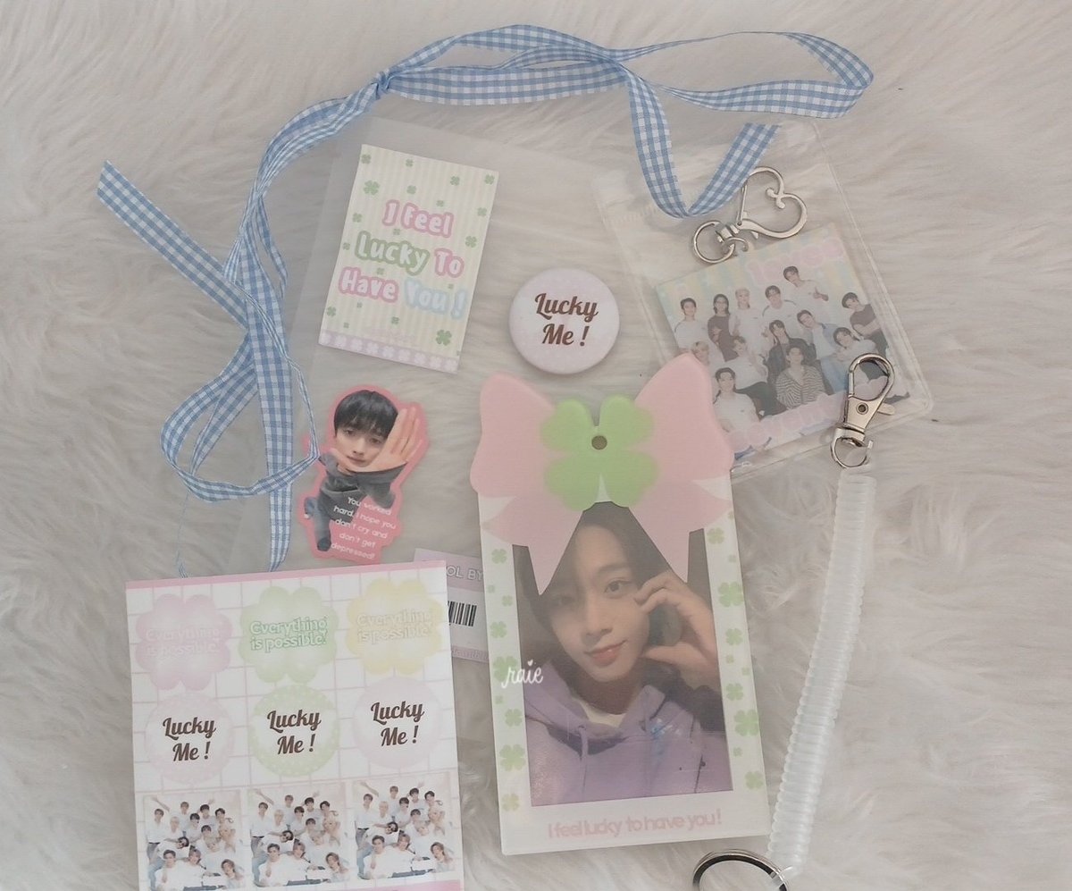 📬 | #raiebuys
╰ <a href="/lovefromchay/">chay</a> ; #lovefromchay 🛍

so lucky to have this! by far the prettiest pocahol i have 😻 thank you so muchie ~