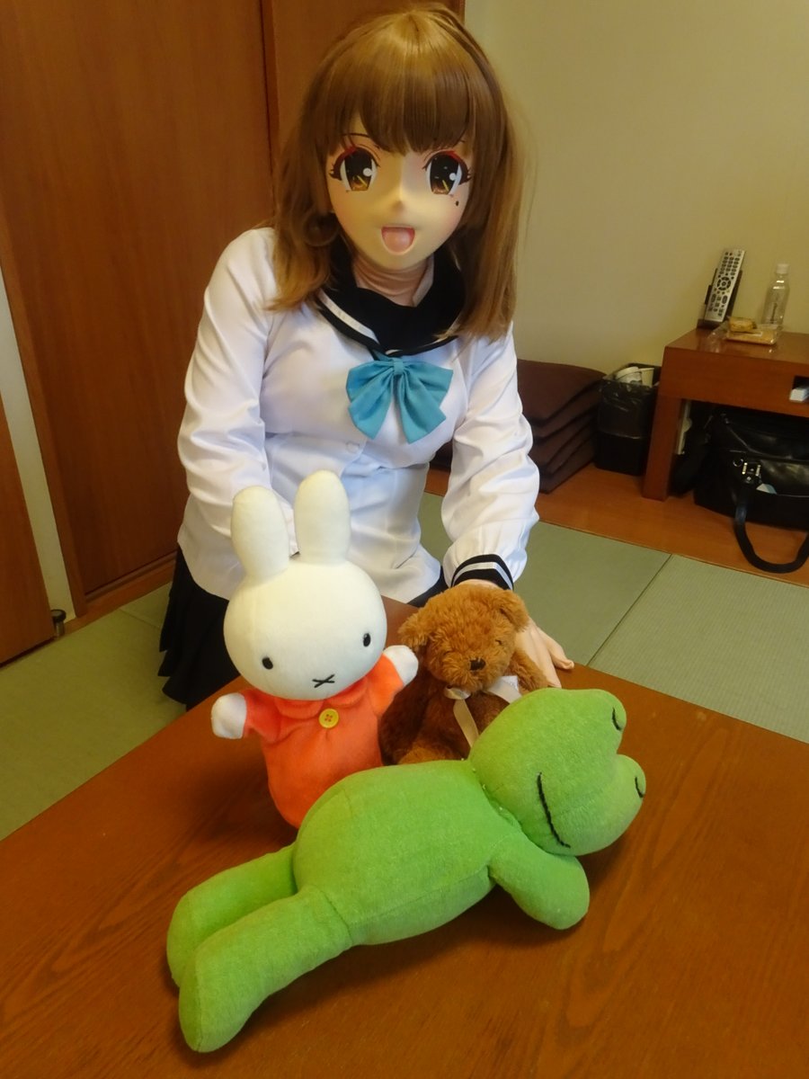 ころけろ tweet media